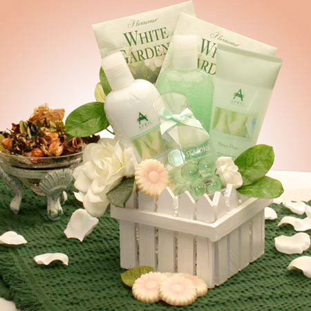 Elegant Gift Baskets Online Spa Delights Aromatherapy Bath Gift Basket, Medium Size, Elegant Gift Baskets Online