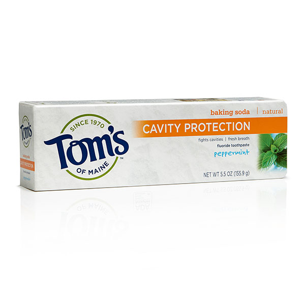 Toothpaste AntiCavity Fluoride Peppermint Baking Soda 6 fl oz from Tom